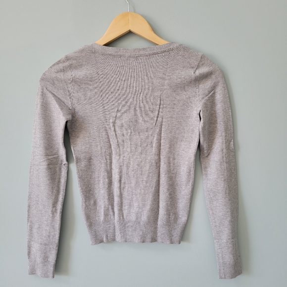 H&M grey v neck lightweight cardigan - Picture 4 of 9